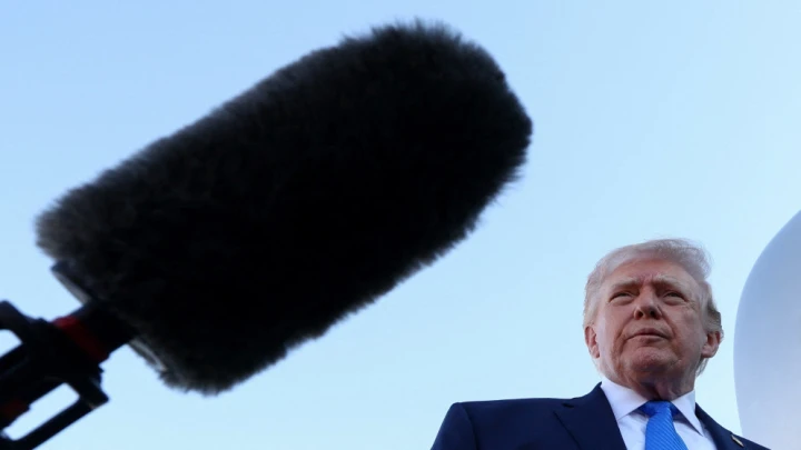 ترامب: المفاوضون الإيرانيون يتوسلون إلينا لإبرام صفقة ترامب: المفاوضون الإيرانيون يتوسلون إلينا لإبرام صفقة