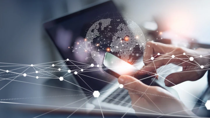 كممر رقمي إقليمي.. اتفاقية دولية لتمديد نظام كوابل بحرية عبر الأردن