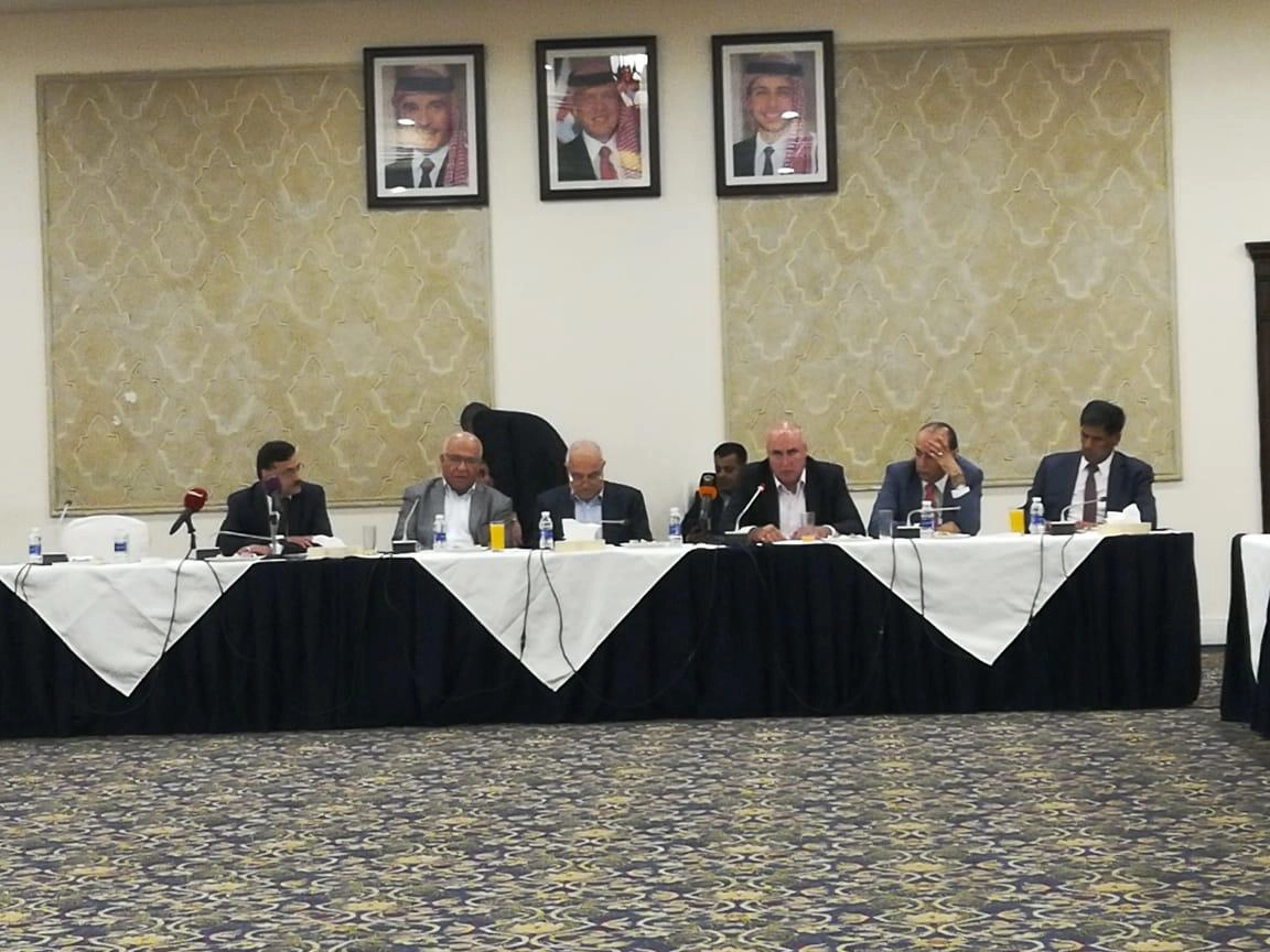 وزير المالية: 800 مليون دينار حجم العجز في موازنة 2018