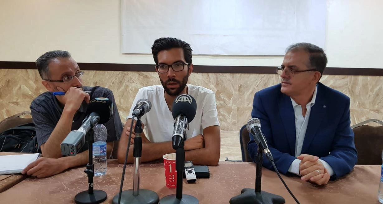 ناشط سويدي: قرار منعي من دخول فلسطين وسام شرف