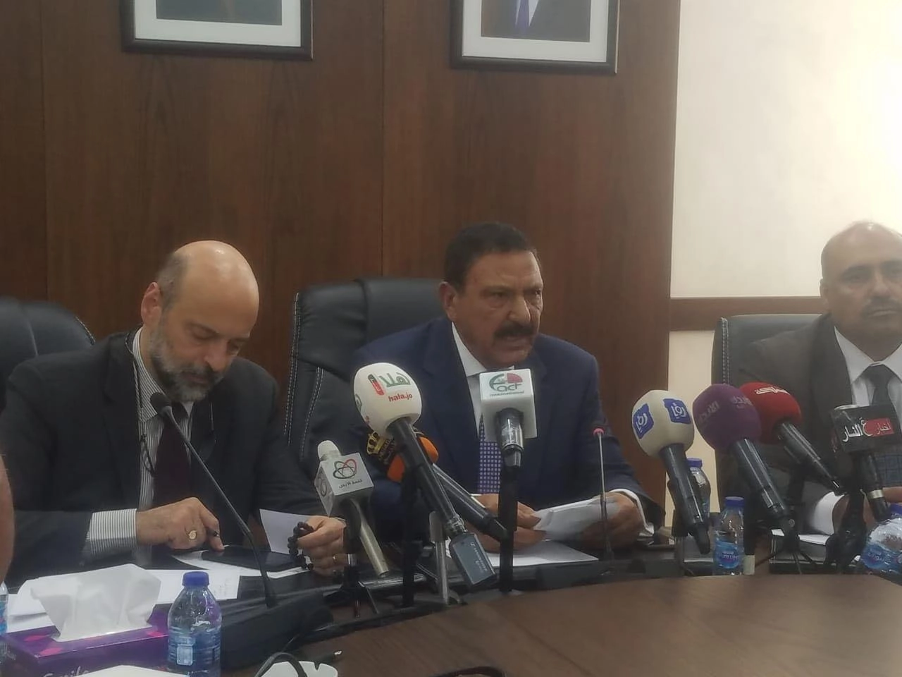 الرزاز يلتقي كتلة وطن النيابية 