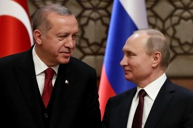 إردوغان يقول لبوتين: استهداف إدلب سيقوض اتفاق أستانة