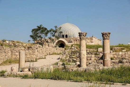 انطلاقة بمشاركة نجوم محليين وعالميين