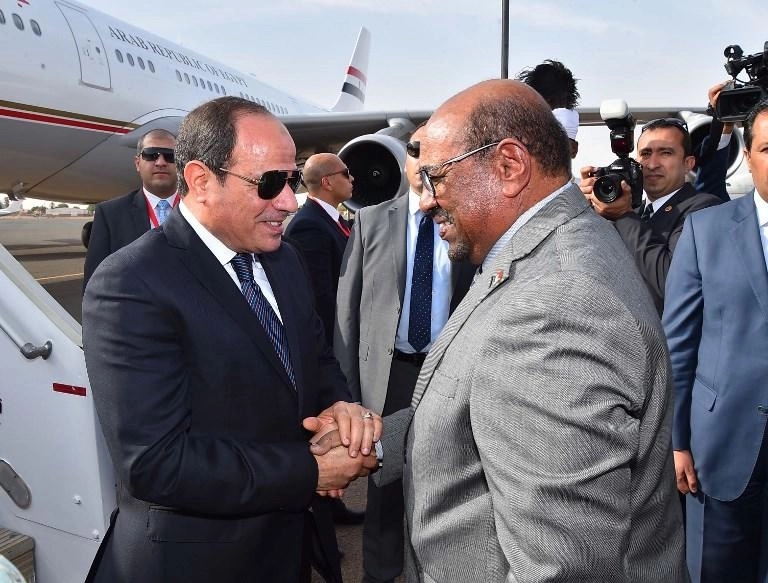 السيسي يجري محادثات مع البشير في زيارة رسمية