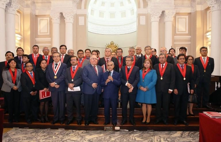 فضيحة تسجيلات صوتية تطيح برئيس المحكمة العليا