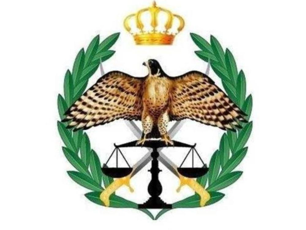 المشتبه به بقتل ثلاثة أشخاص يسلّم نفسه للأمن