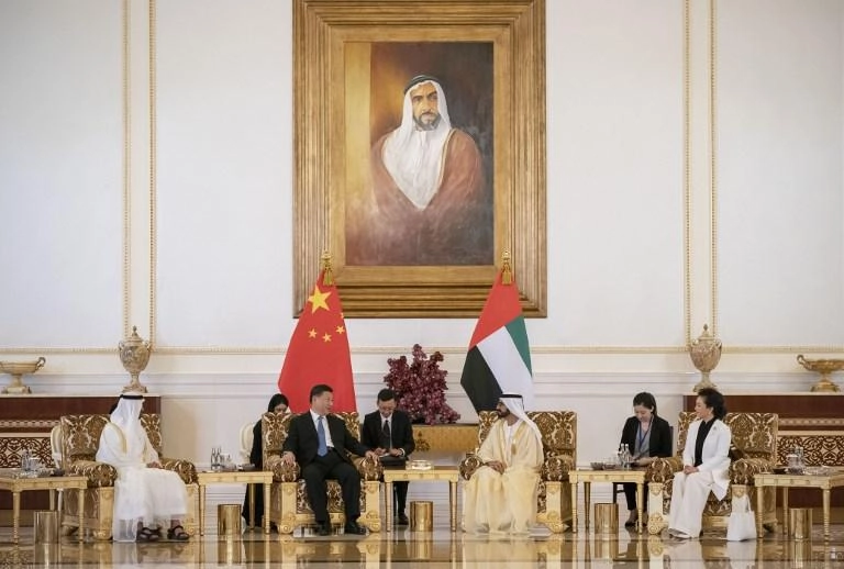 الرئيس الصيني يبحث مع مسؤولين إماراتيين العلاقات الاستراتيجية 