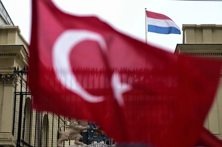 تركيا وهولندا تقرران تطبيع العلاقات