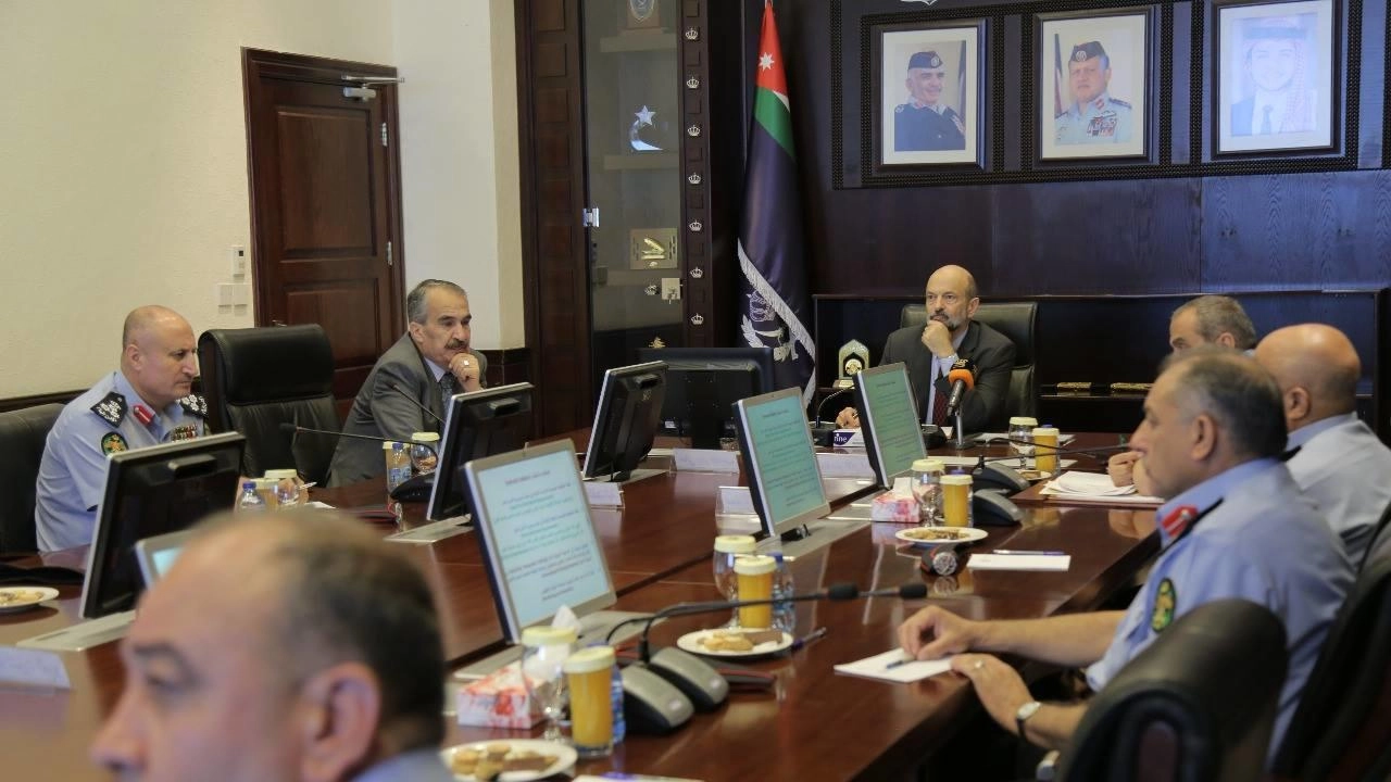 الرزاز: التطوير في جهاز الأمن العام عالي التخطيط