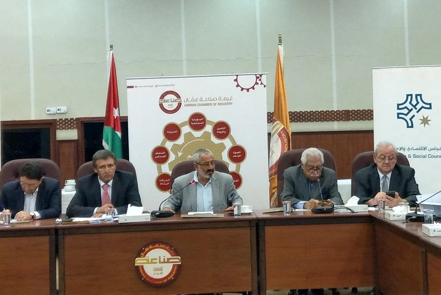دعوة لمراجعة الاستراتيجيات الحكومية في القطاع السياحي 