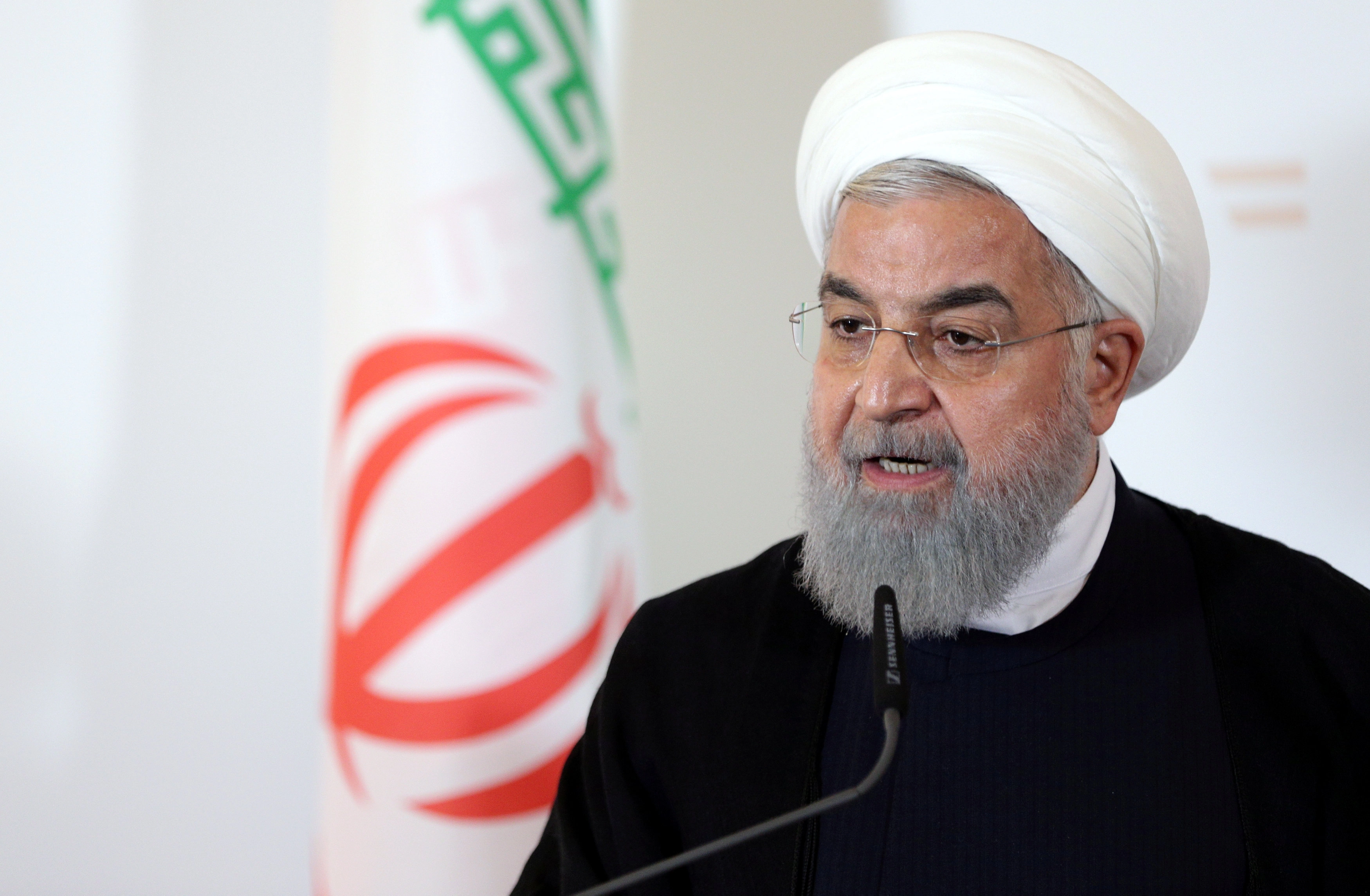 طهران لن تشارك مطلقا في مفاوضات تحت التهديد