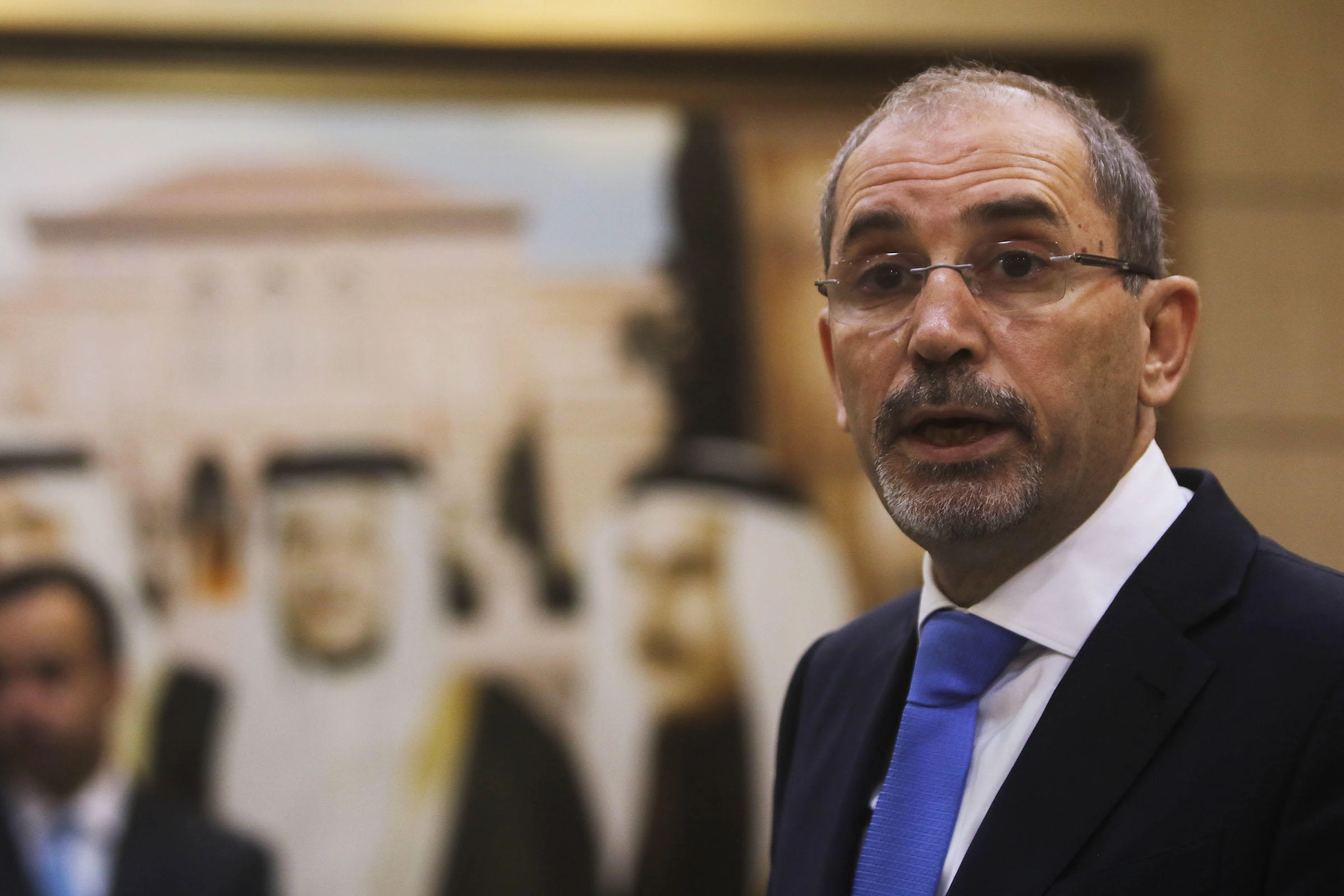 توجه لتقديم الخدمات إلكترونيا للمغتربين كافة 