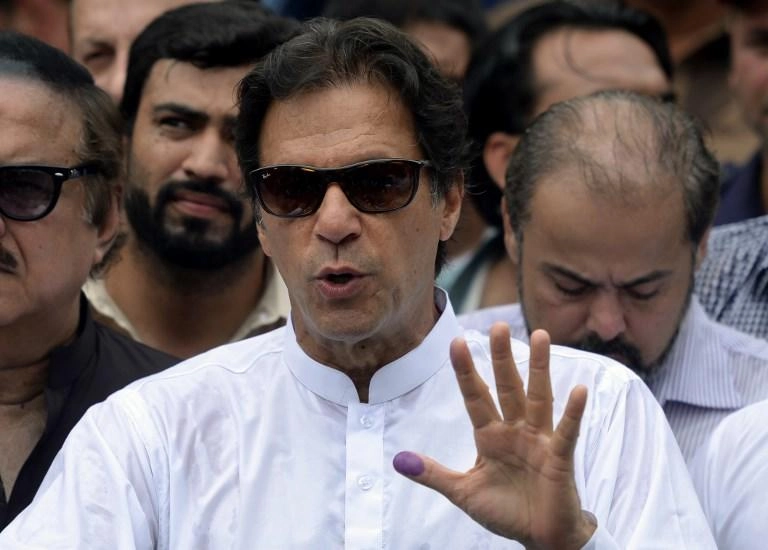 عمران خان يقترب من الفوز في الانتخابات