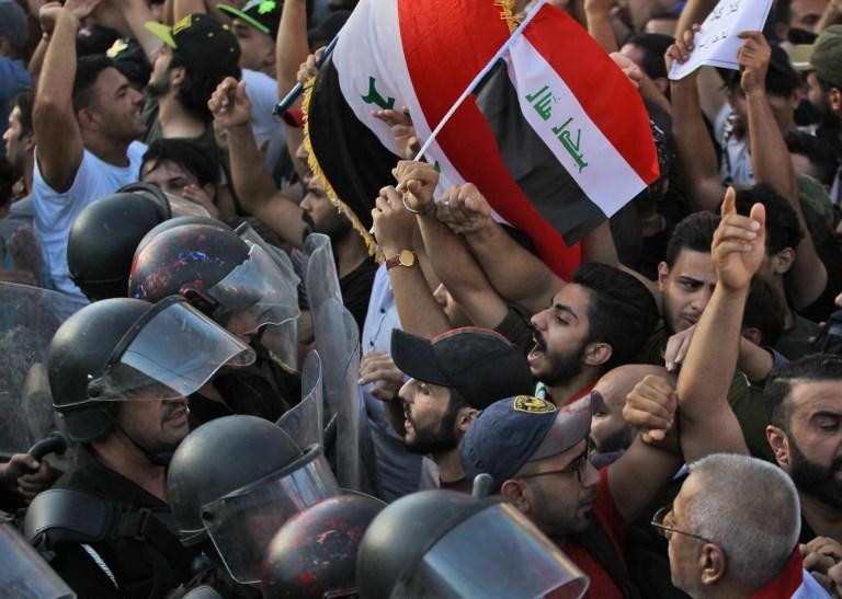 رئيس الوزراء يأمر بإيقاف وزير الكهرباء عن العمل بسبب تردي الخدمة