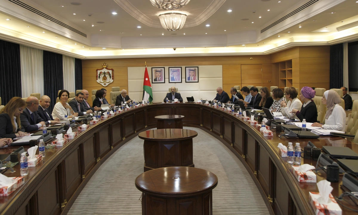 الفريق الاقتصادي يناقش إعادة هيكلة الجهاز الحكومي