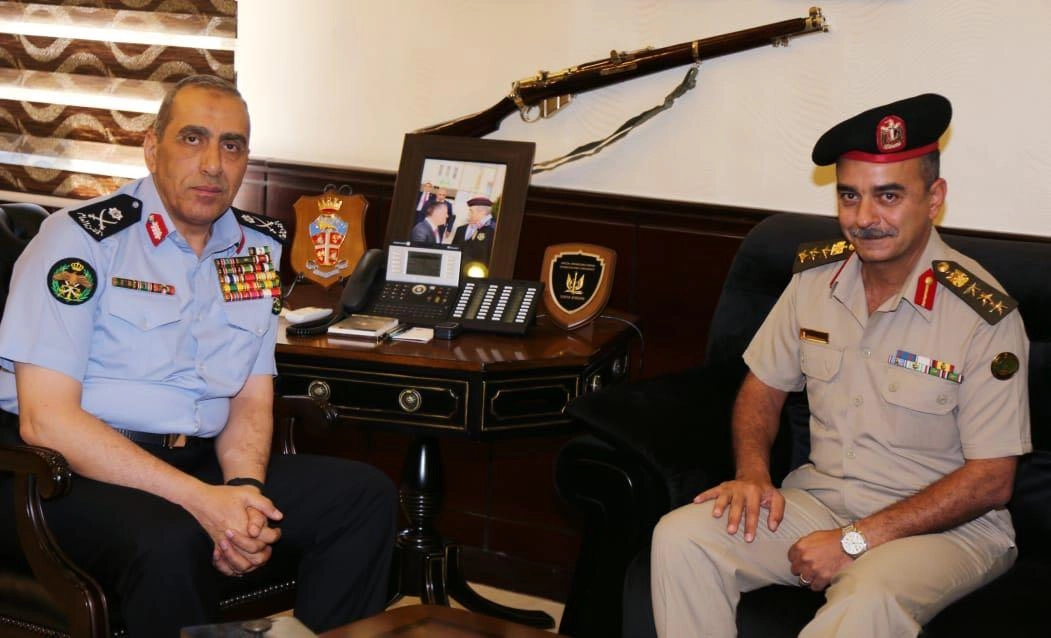 مدير الأمن العام يلتقي ملحق الدفاع في سفارة مصر