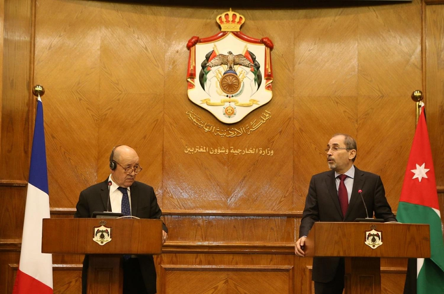 فرنسا تقرض الأردن مليار يورو