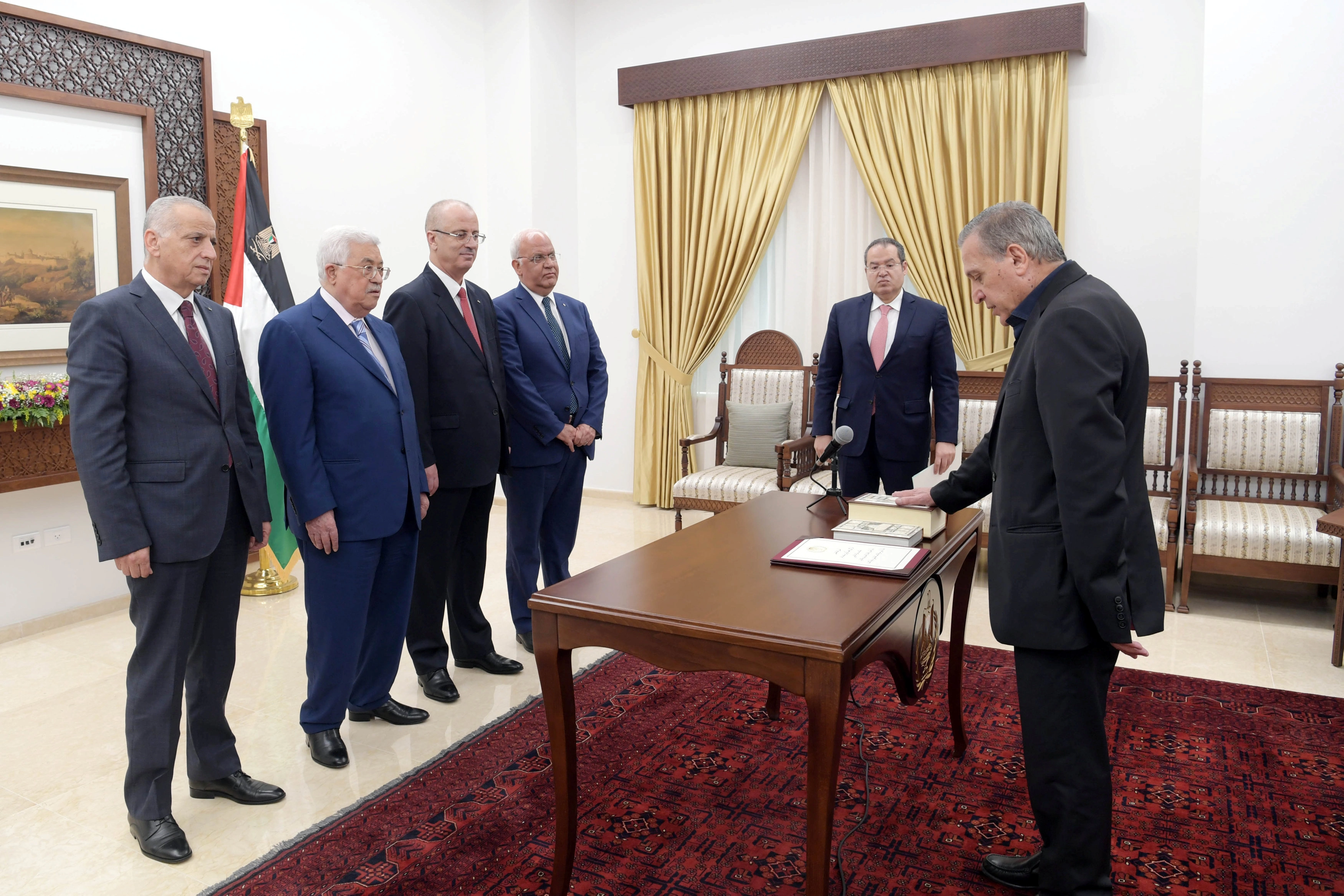 تعيين نبيل أبو ردينة نائباً لرئيس الوزراء