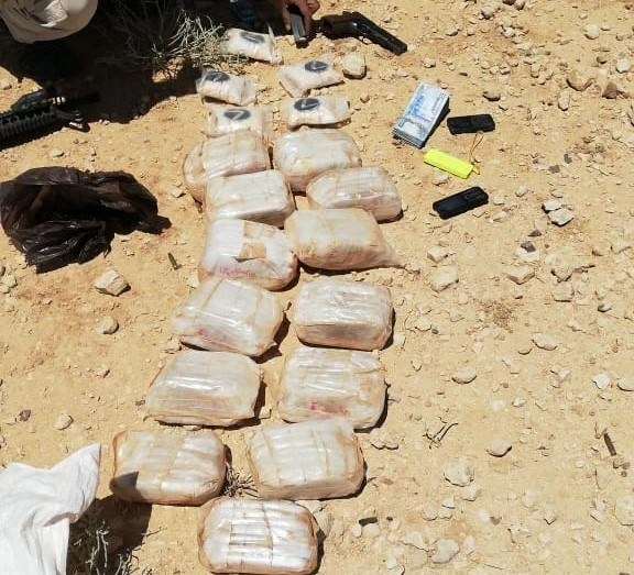 القبض على مطلوب "خطير ومسلح" بعد مقاومة شديدة 