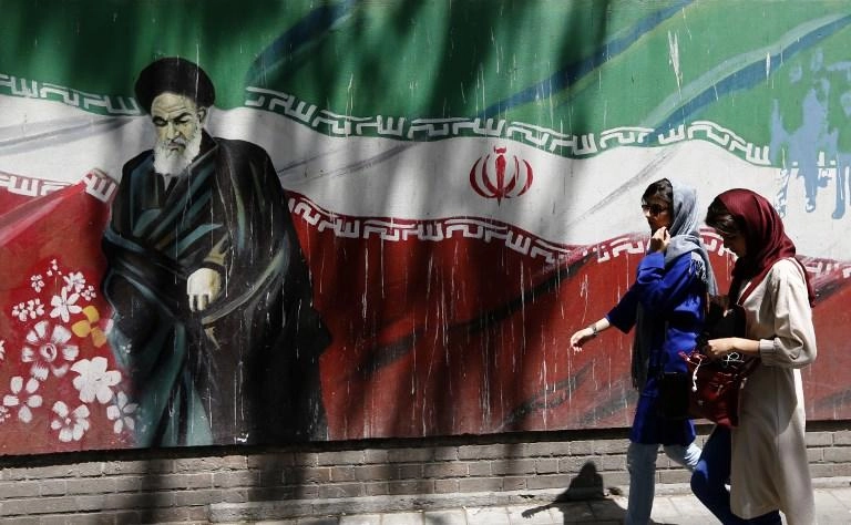 واشنطن تحذر طهران من إغلاق مضيق هرمز