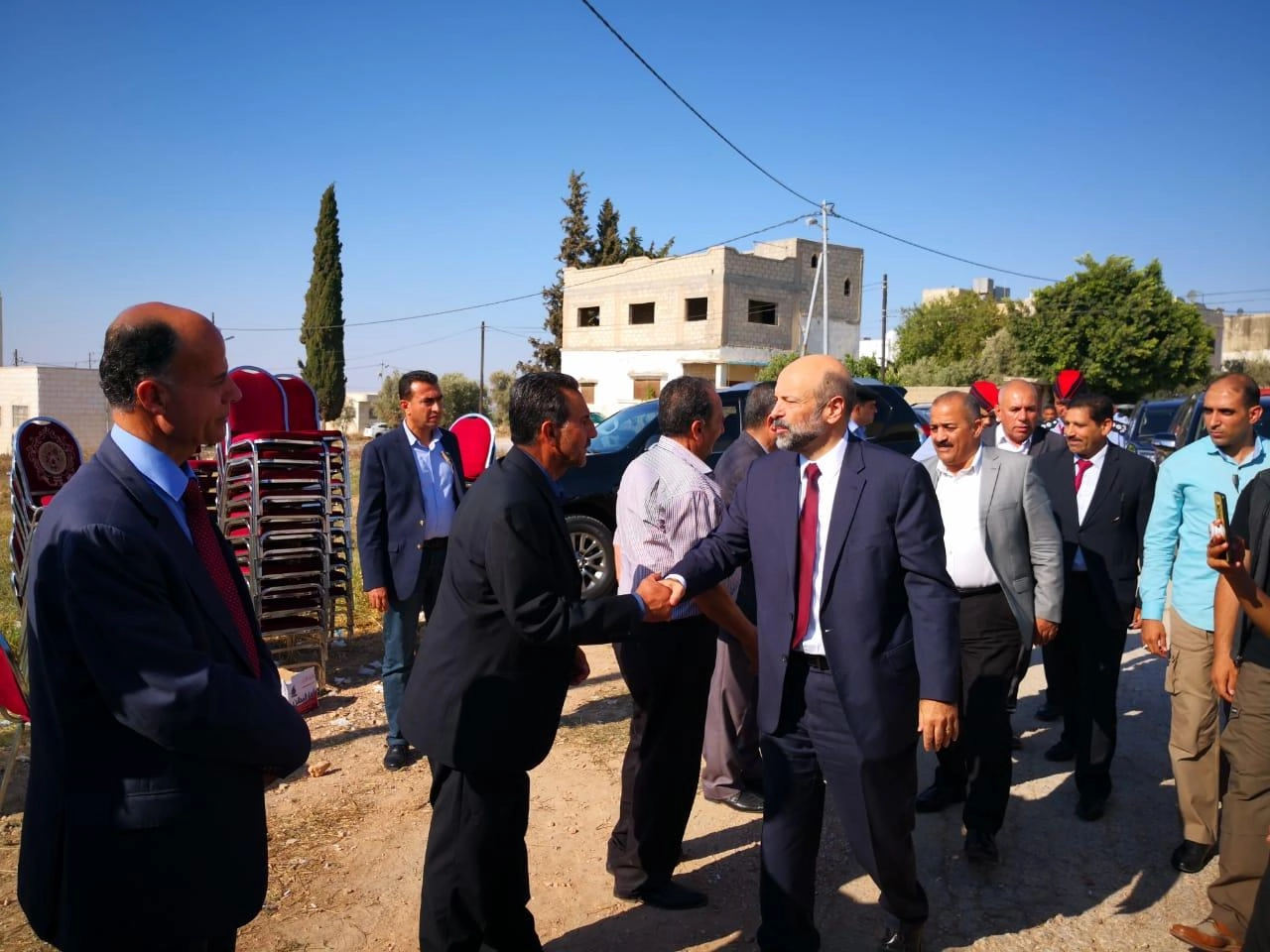 الرزاز يزور بيت عزاء الشهيد محمد الهياجنة