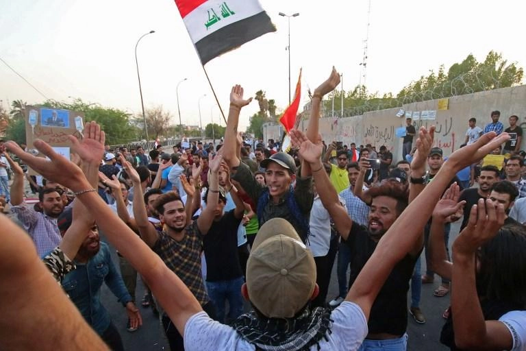 وزارة النفط تمول بناء جسر في البصرة بعد الاحتجاجات