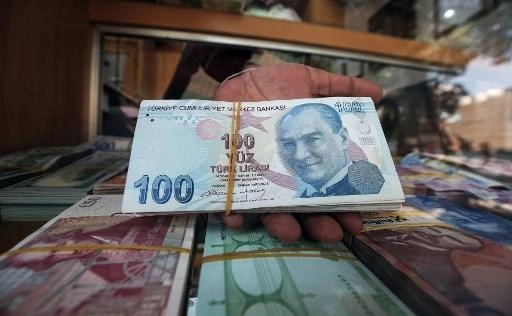 تركيا تعلن تدابير لوقف تدهور الليرة