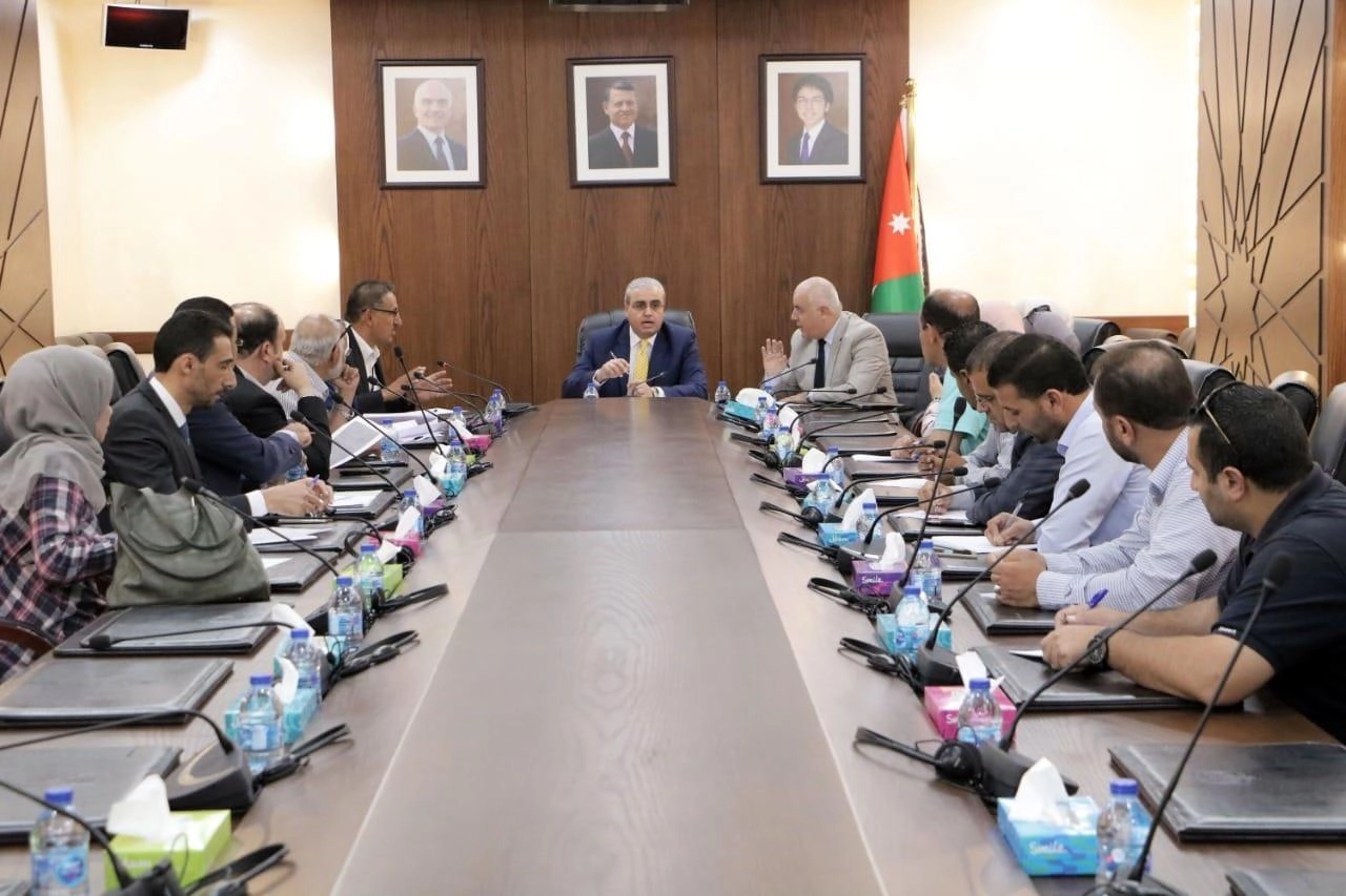 لجنة الصحة تطالب نقابة الأطباء بسحب لائحة الأجور الجديدة