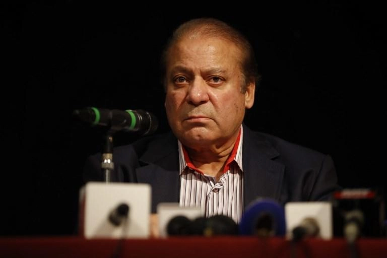 منع رئيس الوزراء السابق نواز شريف من السفر