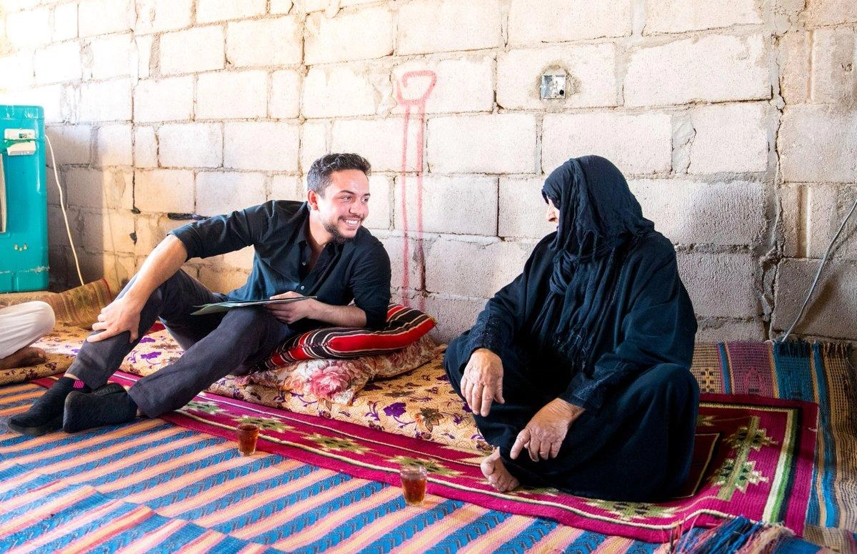 ولي العهد يتفقد أحوال أسرة عفيفة 