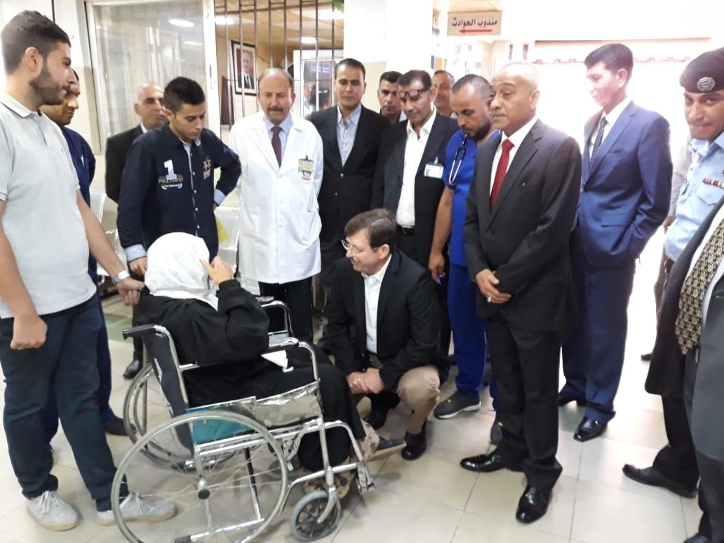 وزير الصحة يتفقد مستشفى الحسين في السلط 