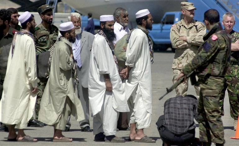 مسؤولون: واثقون من مقتل صانع قنابل في القاعدة