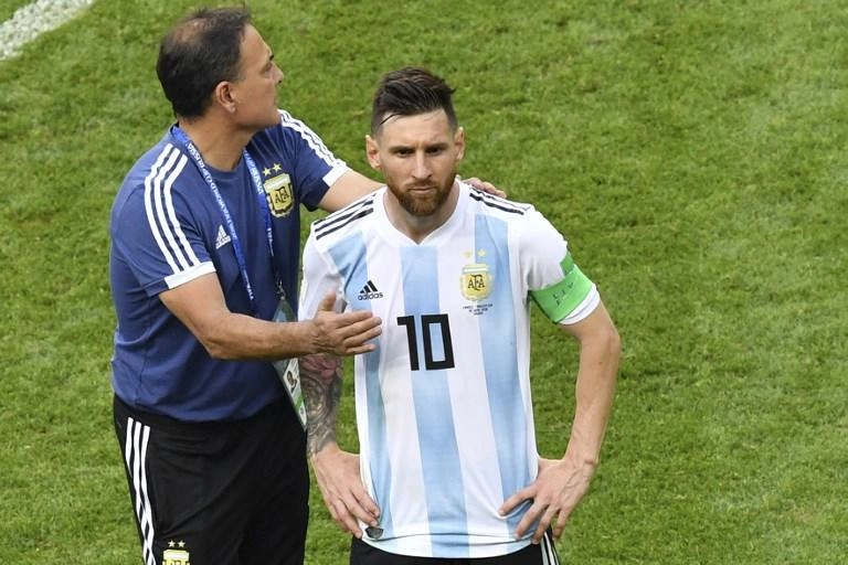 سكالوني يؤكد أن غياب ميسي عن المنتخب قرار للمدى القصير