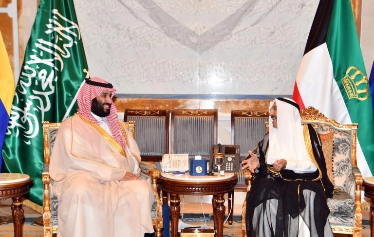 ولي العهد السعودي يختتم زيارة رسمية إلى الكويت