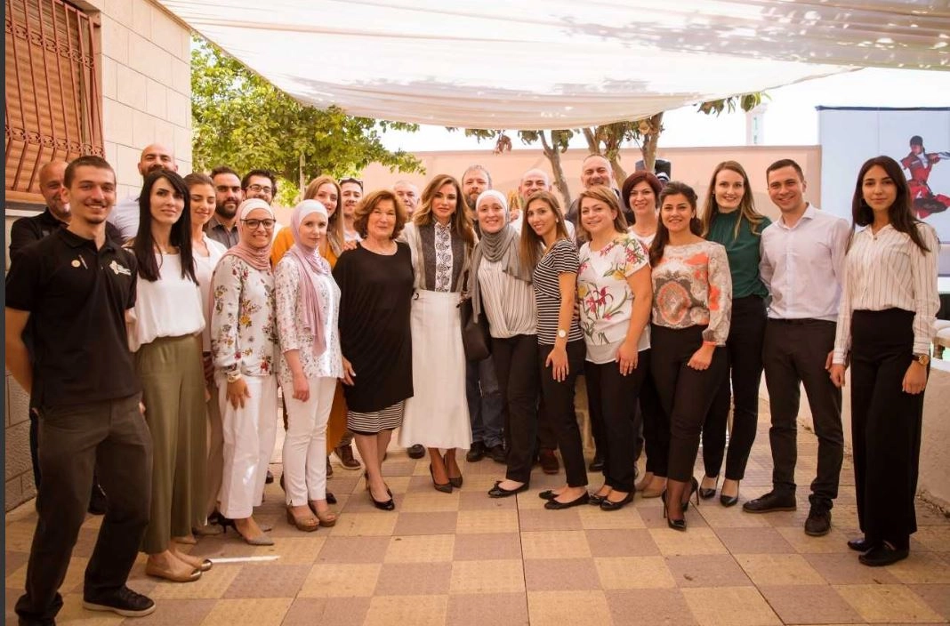 الملكة رانيا العبدالله تطلع على أنشطة الأكاديمية الدولية للثقافة الشركسية