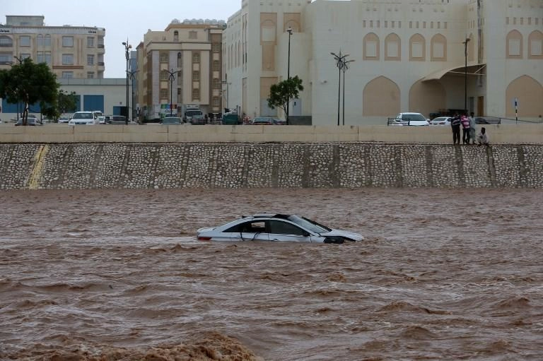 تعليق الدراسة مع اقتراب إعصار "درجة أولى" 