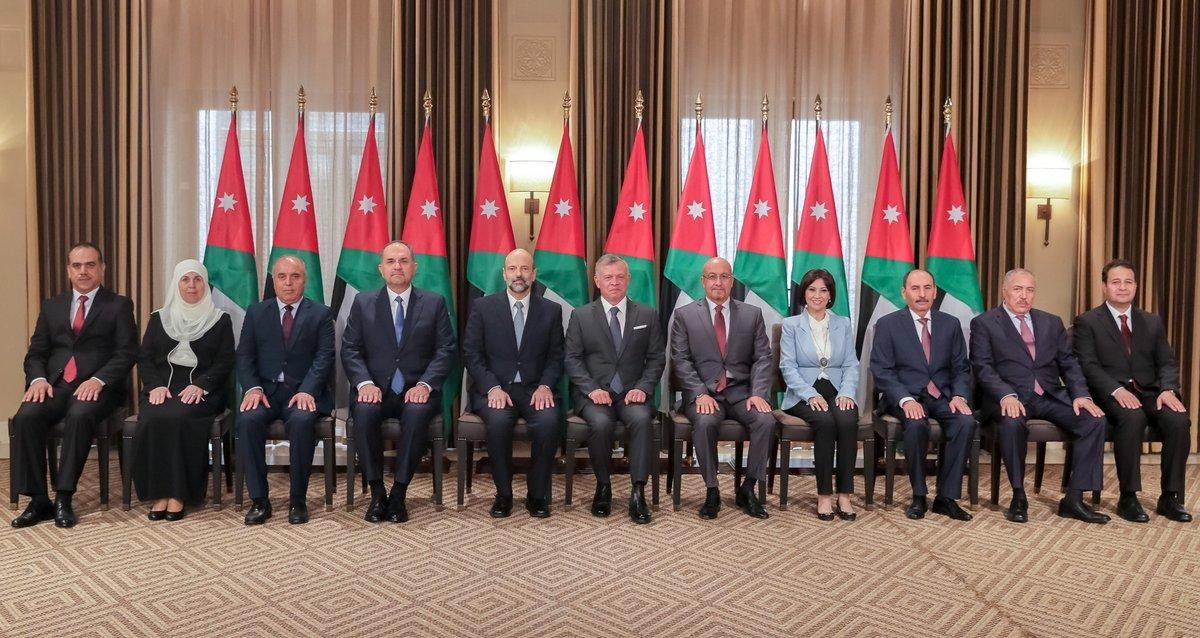 وزراء جدد يؤدون اليمين الدستورية في أول تعديل حكومي