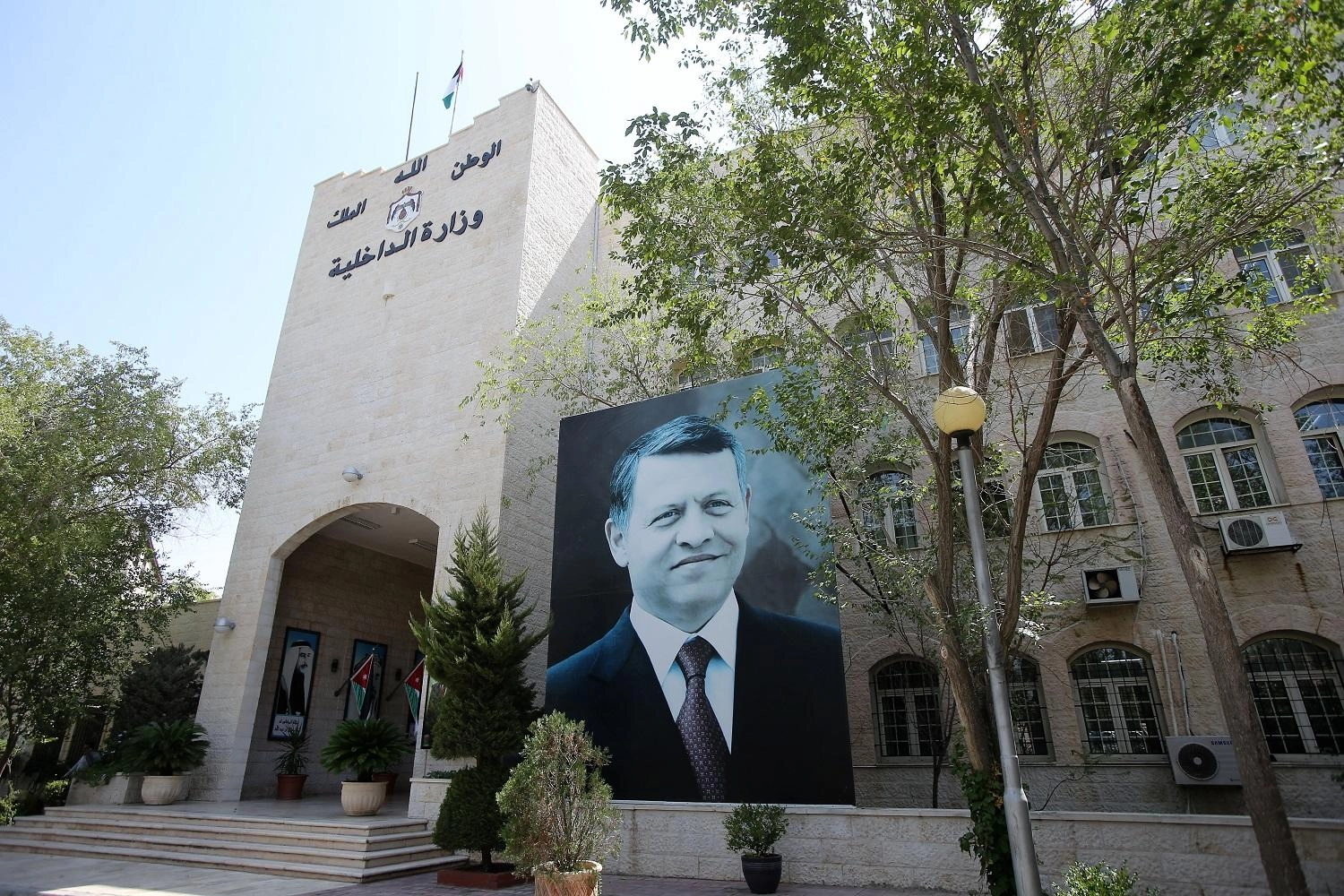 وزير الداخلية يطلب ضبط معتدين على مسؤول في "مياهنا"
