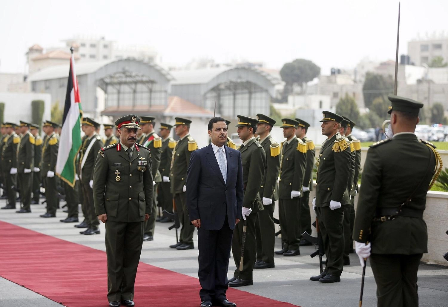 الرئيس الفلسطيني يتقبل أوراق اعتماد سفير الأردن