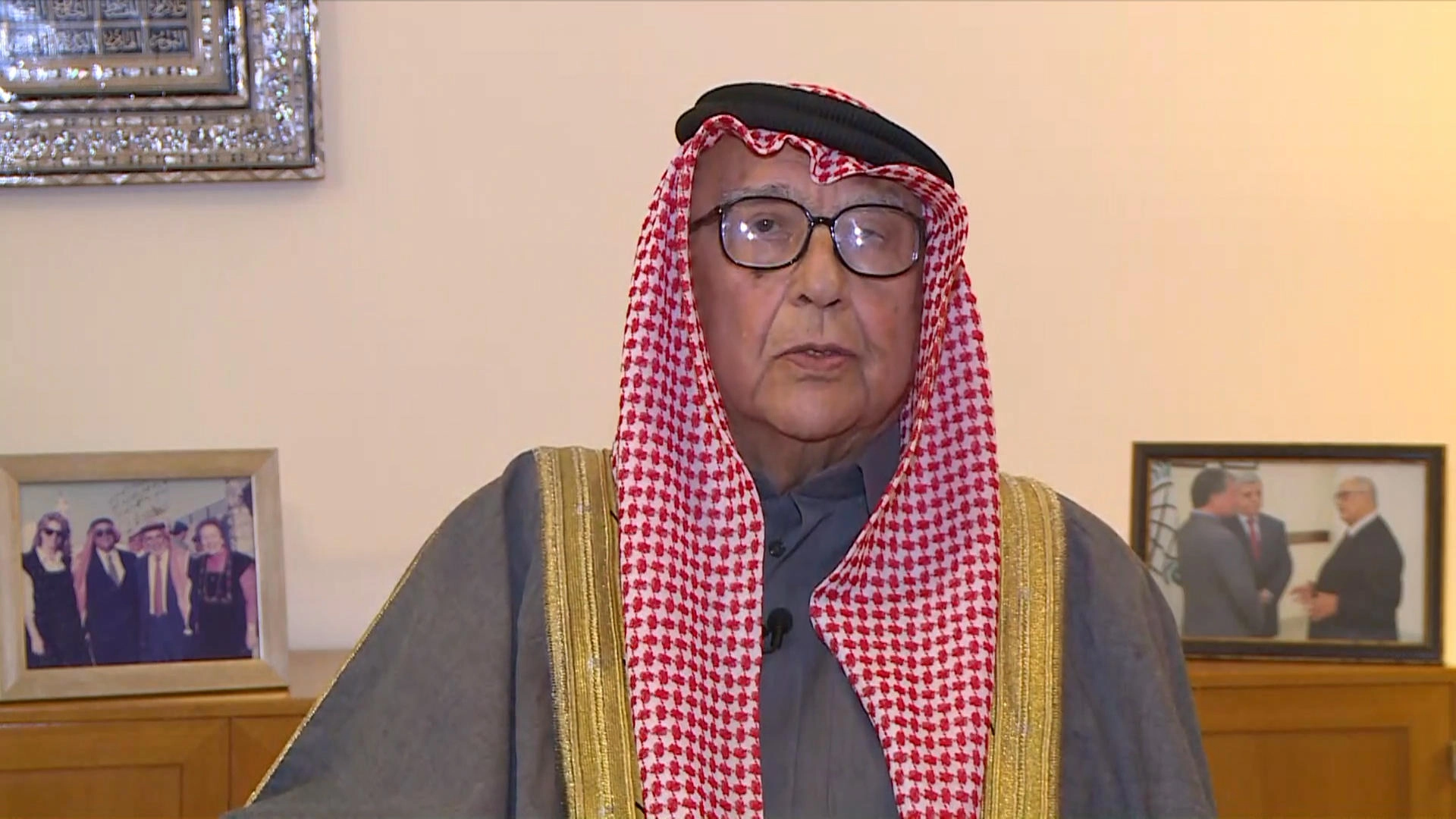 رئيس وزراء أسبق: شراء الأراضي قد يكون حلاً لاستعادتها