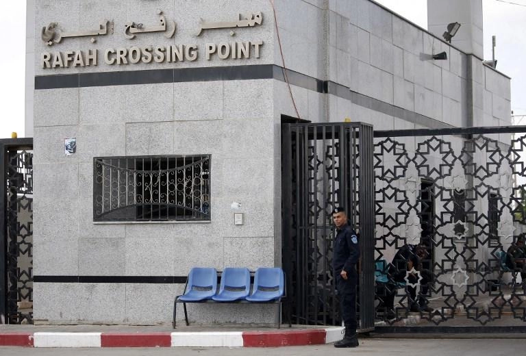 إعادة فتح المعبرين مع قطاع غزة للأشخاص والبضائع
