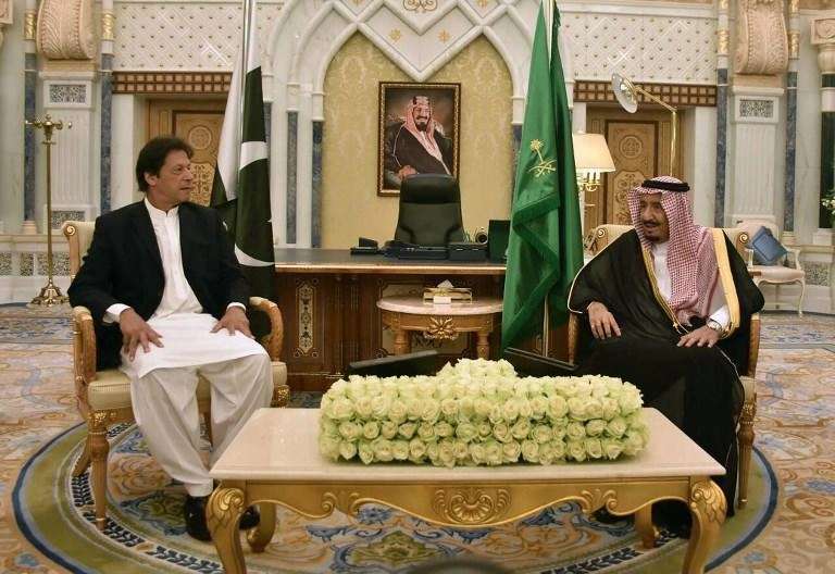 طلب دعم صندوق النقد رغم حزمة إنقاذ سعودية
