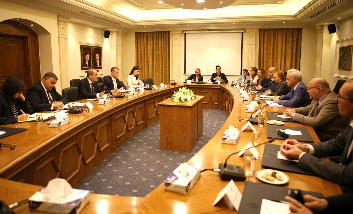 الصفدي يبحث مع مسؤول ألماني العلاقات الثنائية