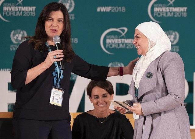 فوز أردنية بجائزة دولية لتفوقها في التعليم الرقمي