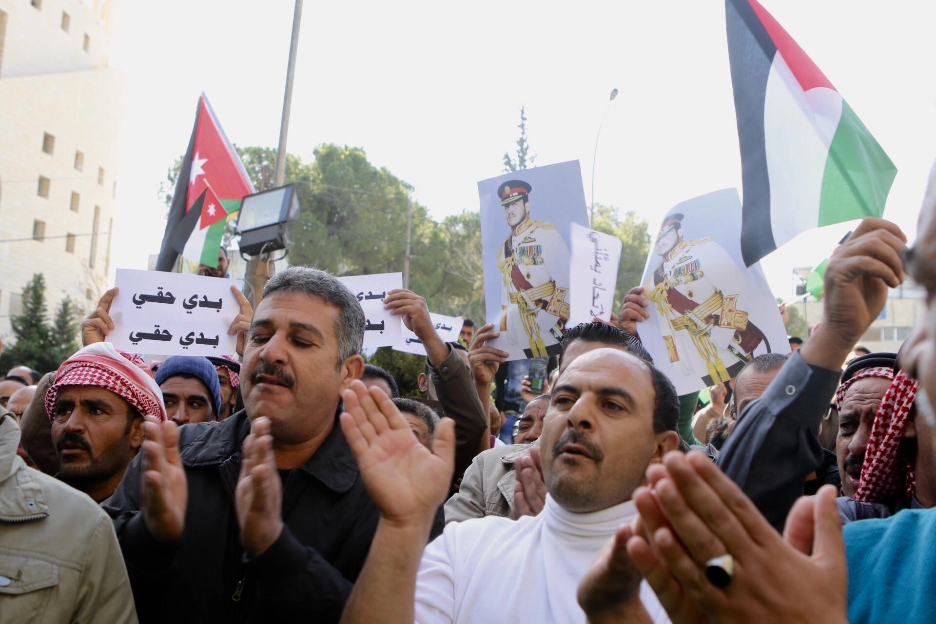 اتفاق ينهي اعتصام عمال بلديات