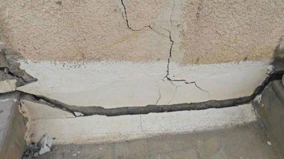 نقل طالبات مدرسة "مرحبا" الأساسية بسبب تصدّع البناء
