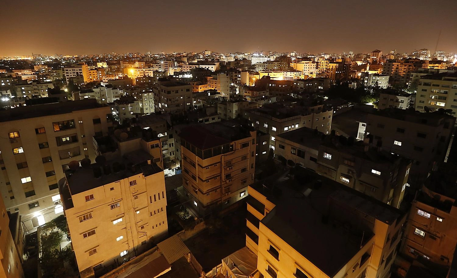 الأضواء تعود إلى المنازل بعد تحسن التغذية بالكهرباء