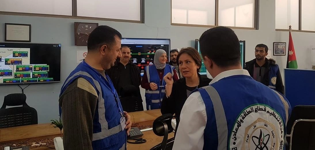 وزيرة الطاقة: الحمل الكهربائي الجمعة بلغ 2300 ميغاواط