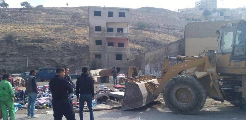استمرار حملات إزالة البسطات المعتدية على الشوارع