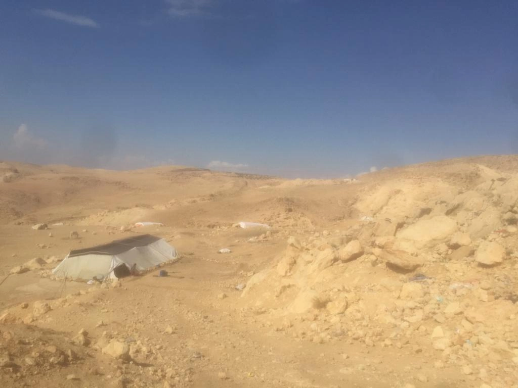 إخلاء عدد من سكان الخيام على جوانب الأودية في مأدبا